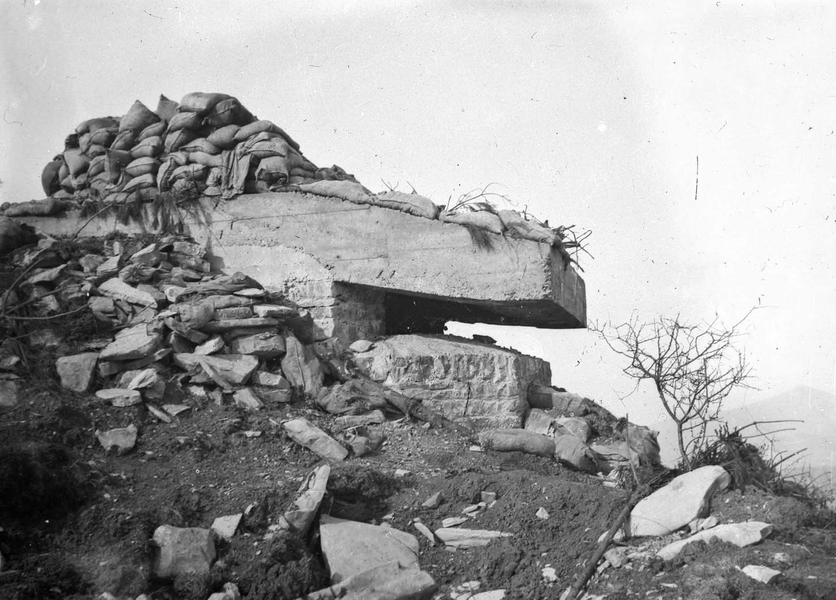 Machine-gun nest at breakthrough point on Gaztelumendi (Larrabetzu). Indalecio Ojanguren. General Archive of Gipuzkoa